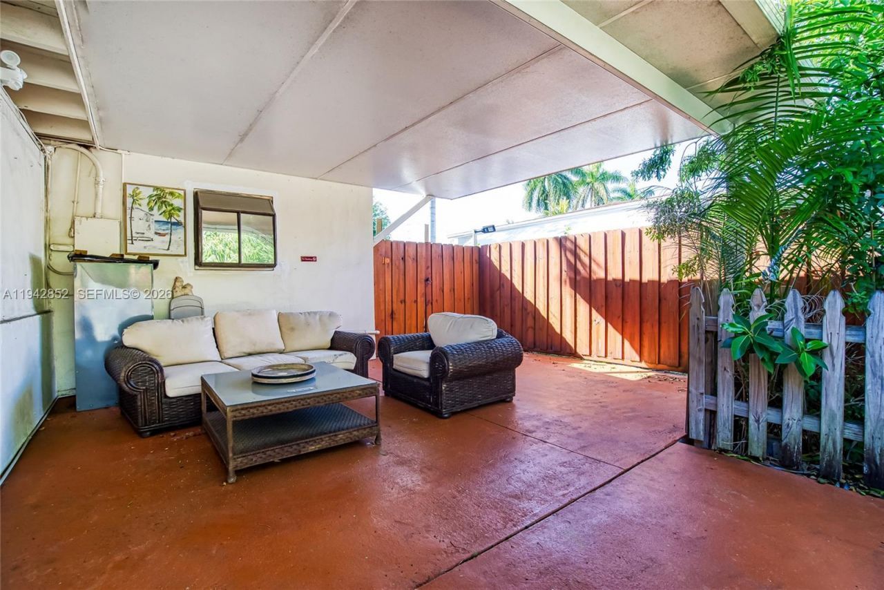 13521 NE 1st Ave , Miami, FL 33161 Photo