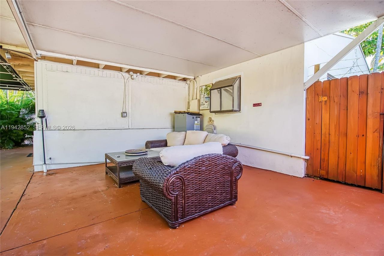 13521 NE 1st Ave , Miami, FL 33161 Photo