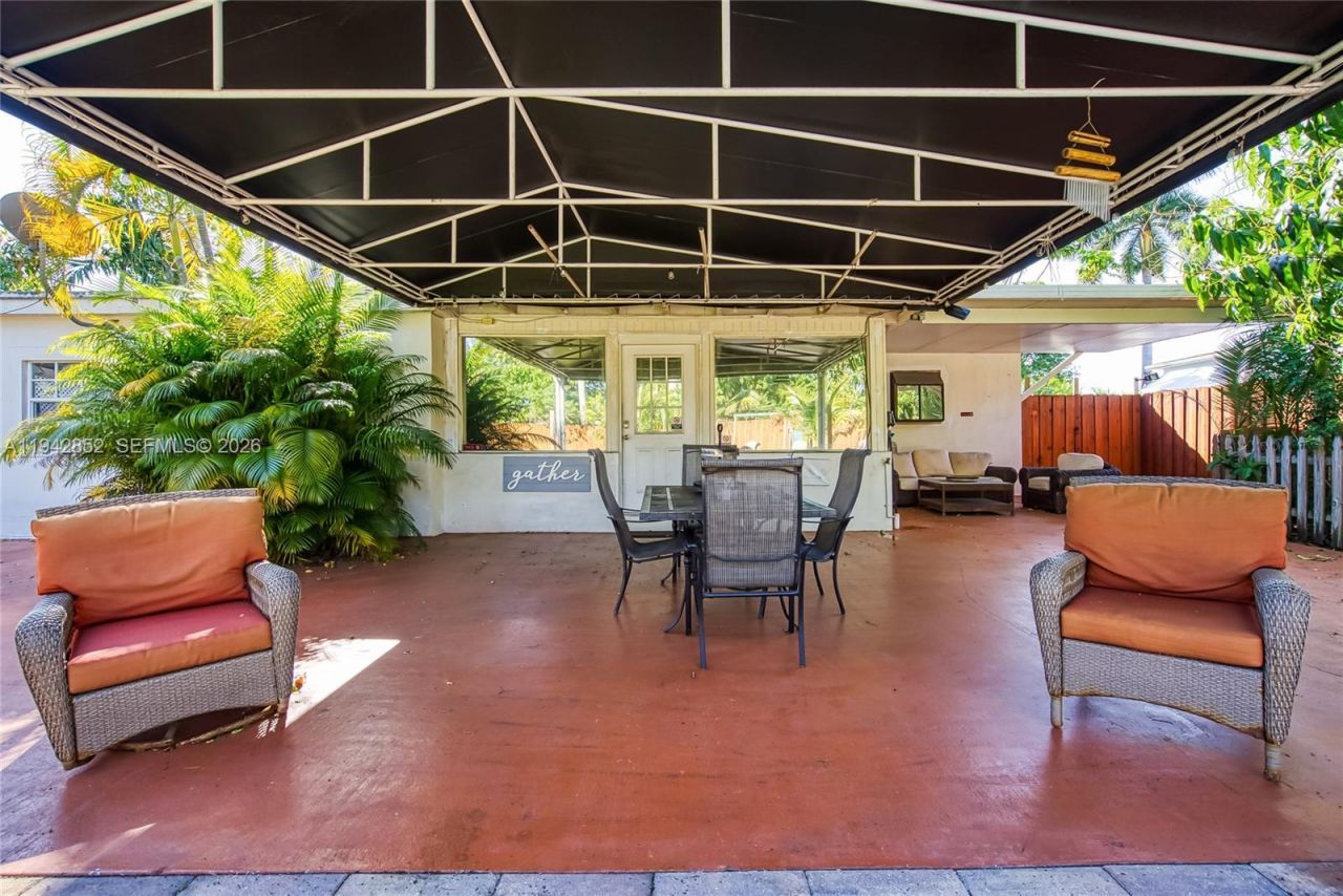 13521 NE 1st Ave , Miami, FL 33161 Photo