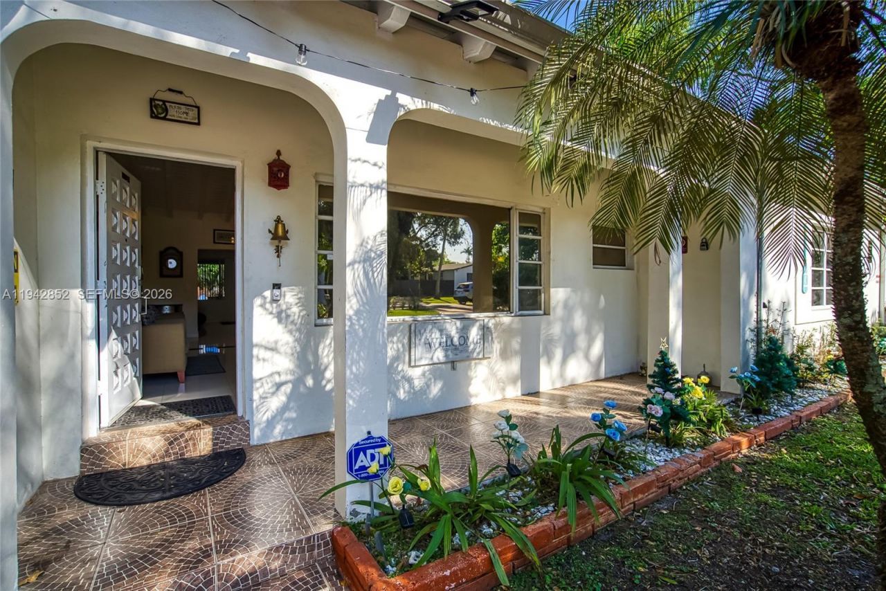 13521 NE 1st Ave , Miami, FL 33161 Photo