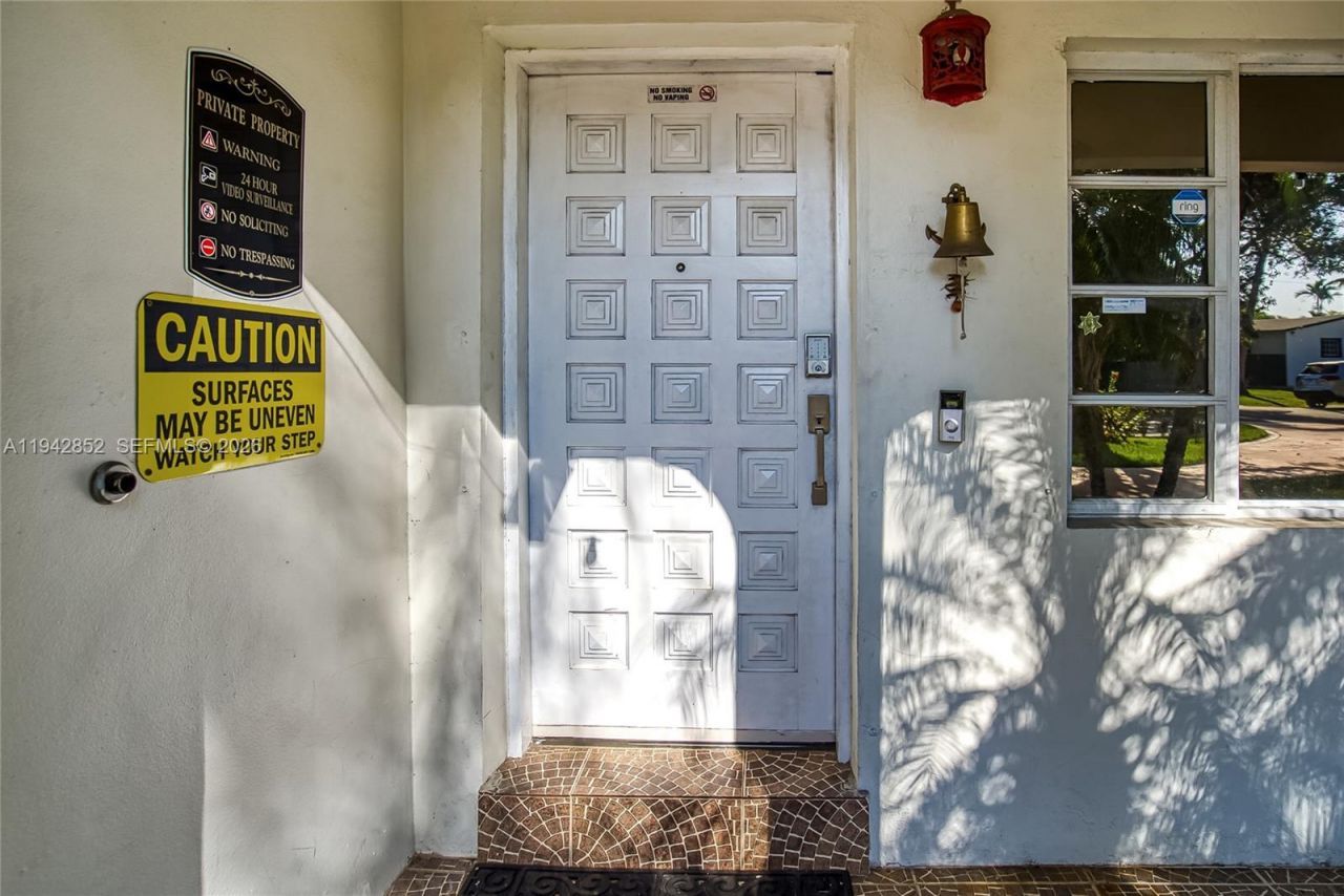 13521 NE 1st Ave , Miami, FL 33161 Photo