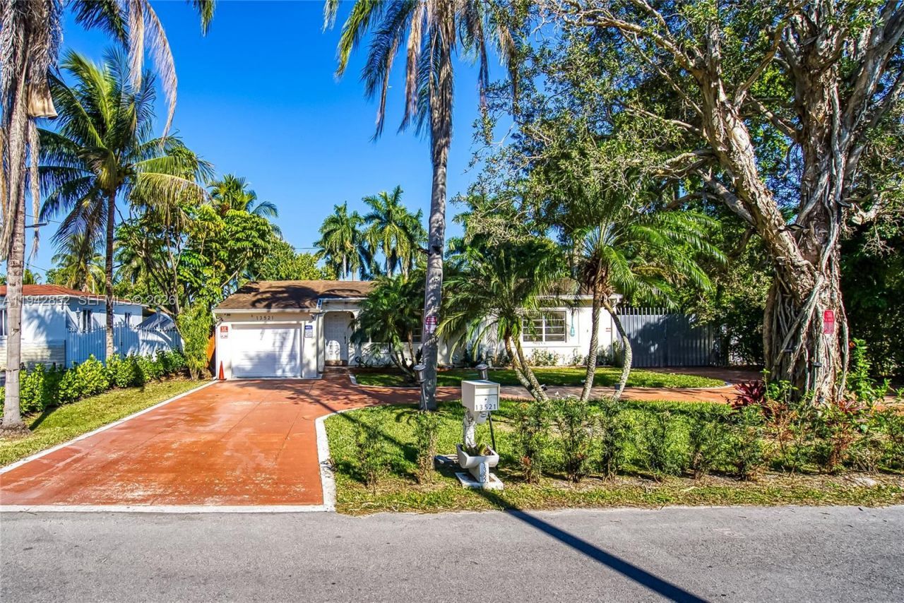 13521 NE 1st Ave , Miami, FL 33161 Photo