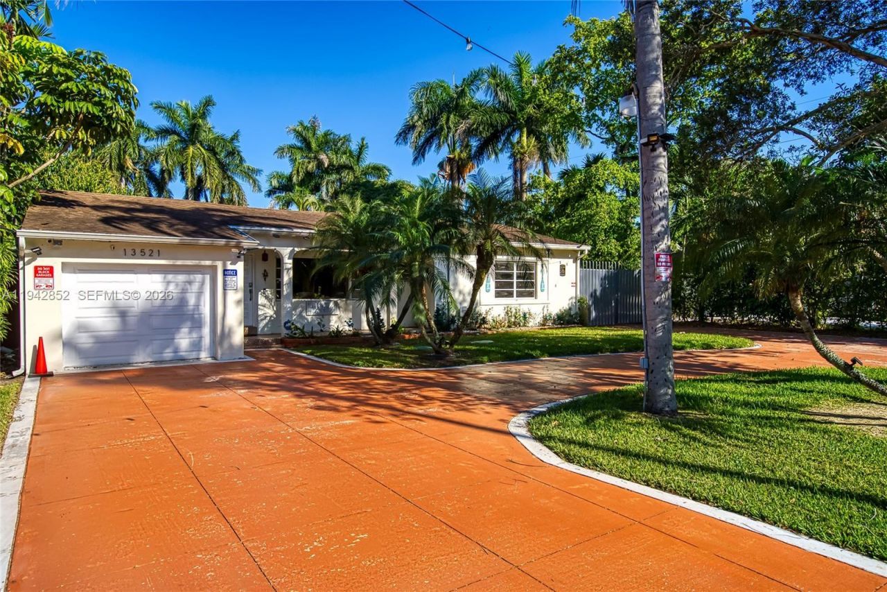 13521 NE 1st Ave , Miami, FL 33161 Photo