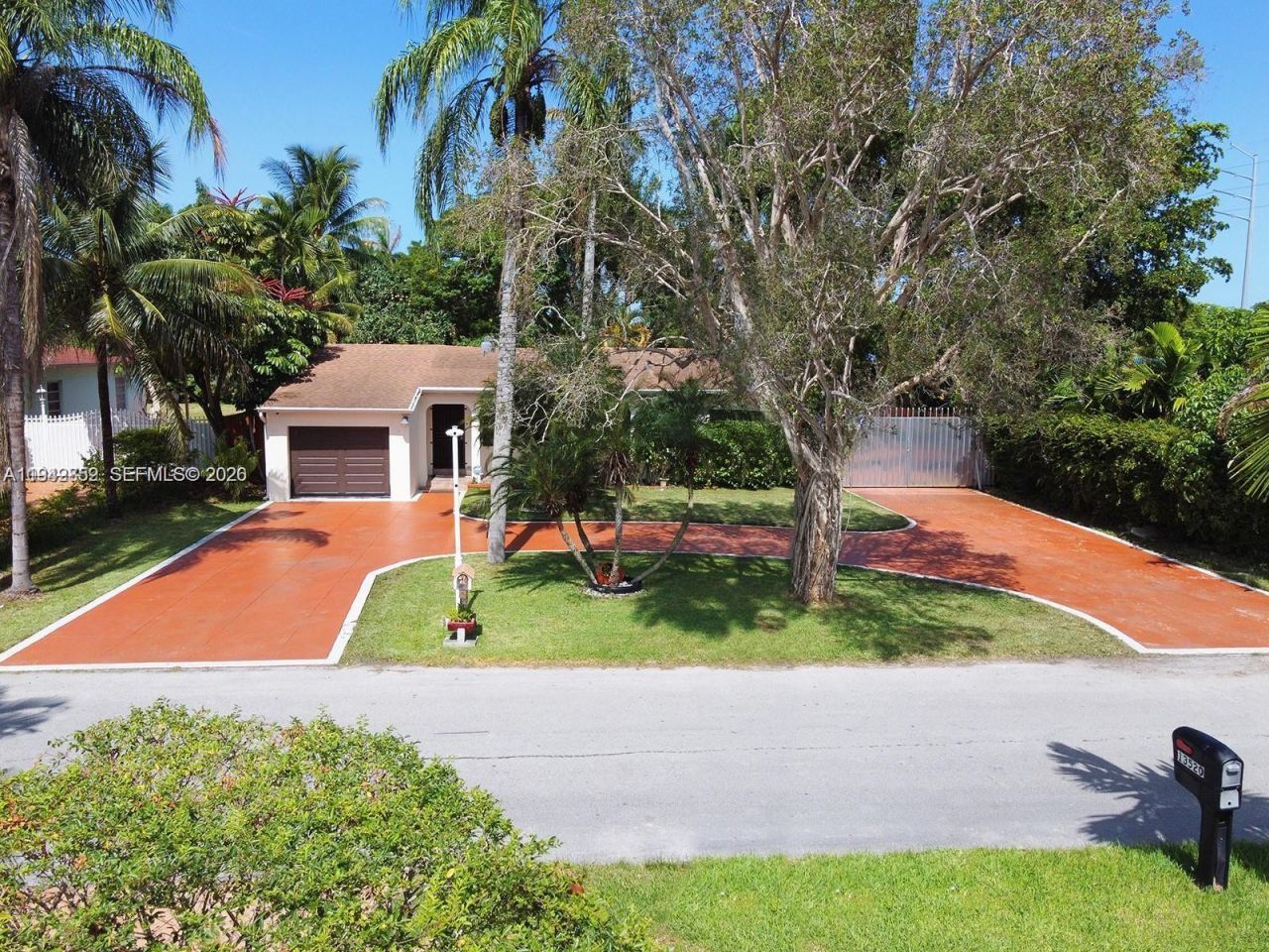 13521 NE 1st Ave , Miami, FL 33161 Photo