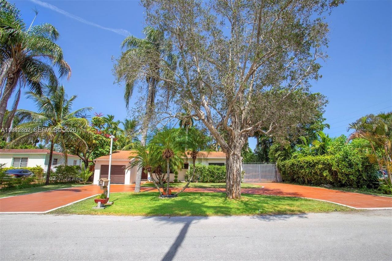 13521 NE 1st Ave , Miami, FL 33161 Photo