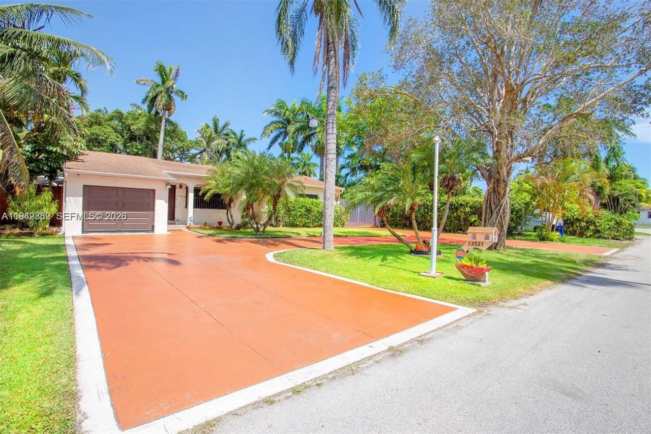 13521 NE 1st Ave , Miami, FL 33161 Photo