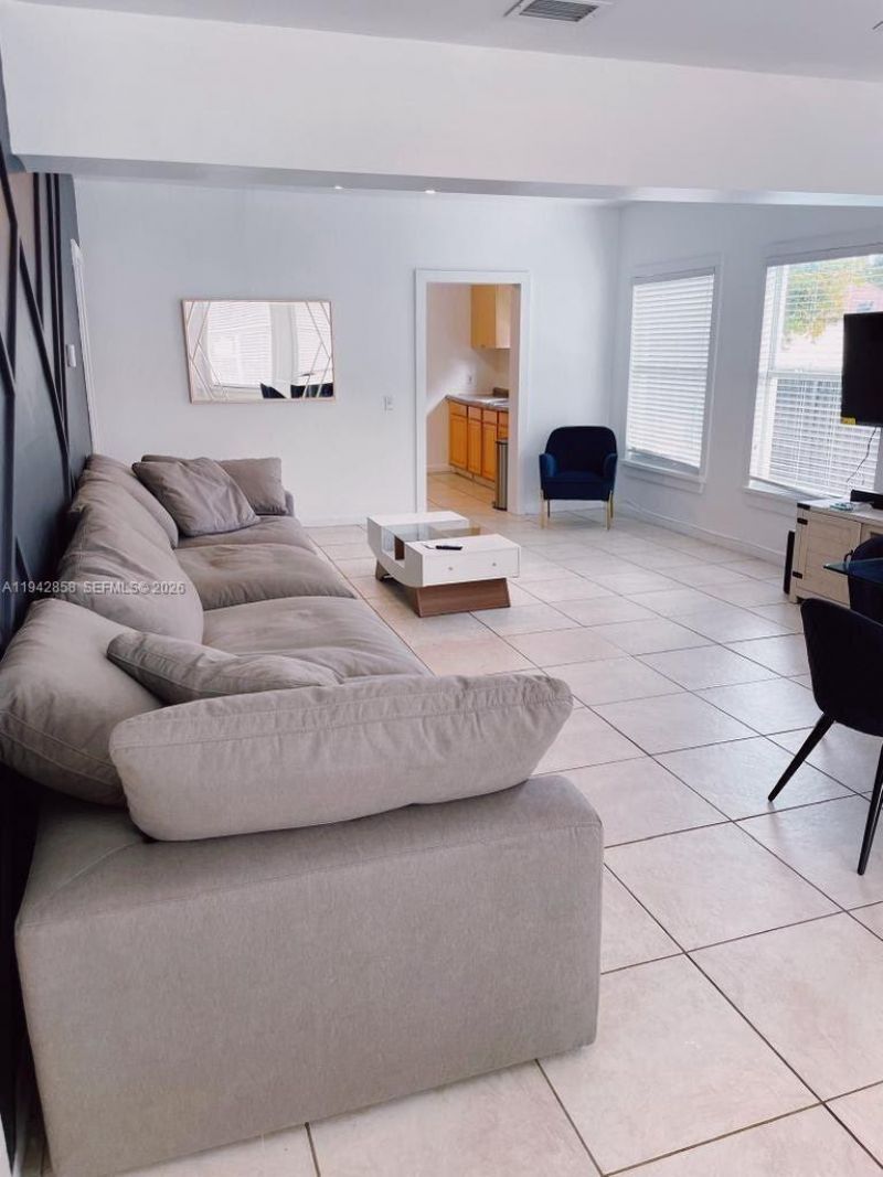 105 NW 31st St, Unit 1, Miami, FL 33127 Photo