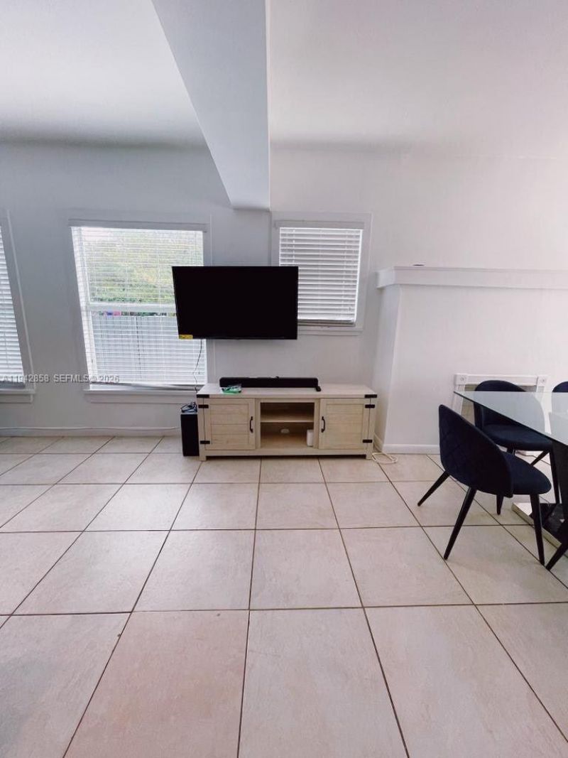 105 NW 31st St, Unit 1, Miami, FL 33127 Photo