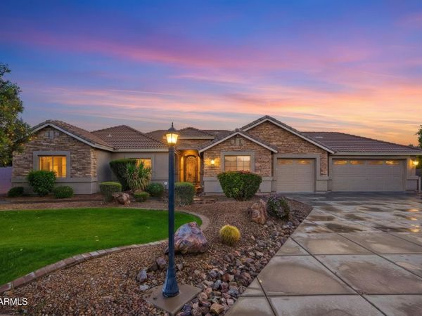 4335 E FOX Circle, Mesa, AZ 85205