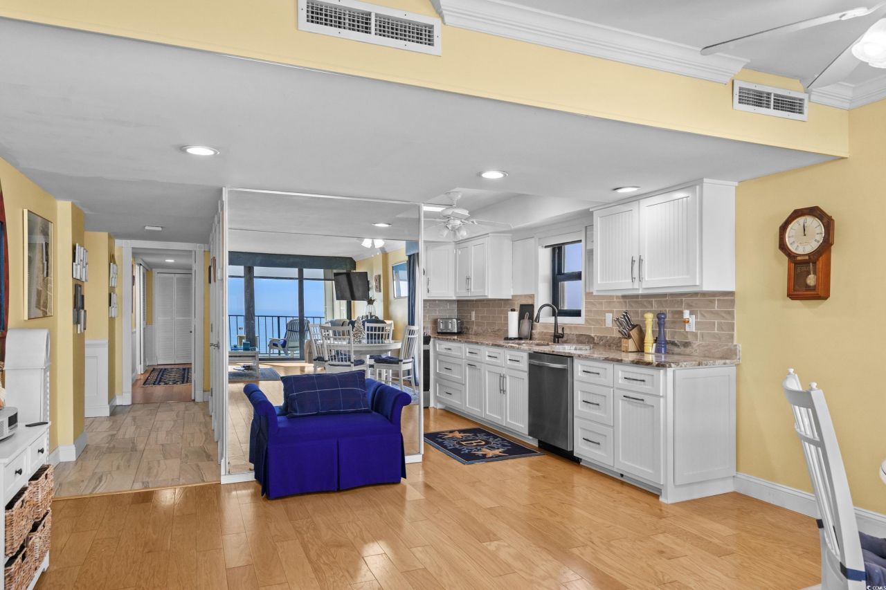 10100 Beach Club Dr. Photo 13