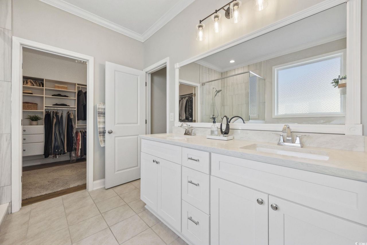 147 Hyacinth Loop Photo 16