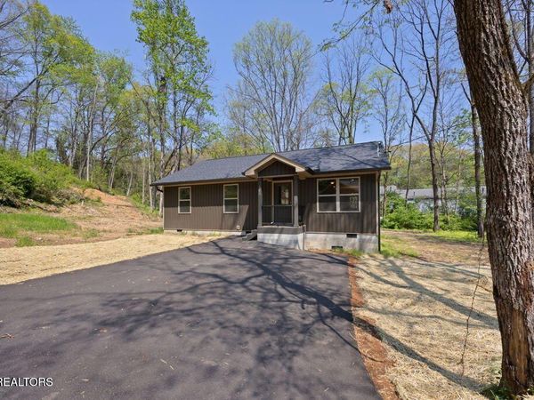 503 Hillcrest St, Clinton, TN 37716