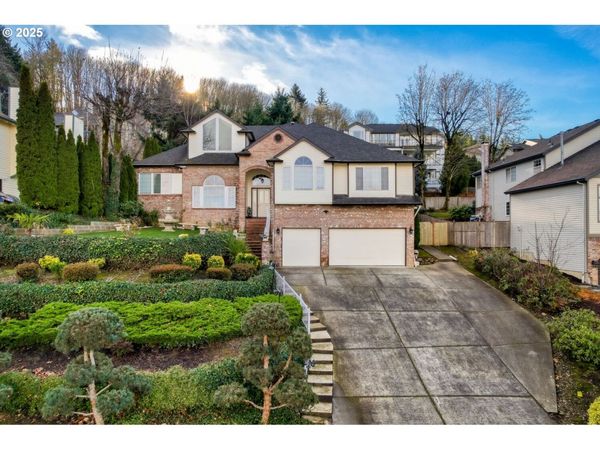 9818 SE CLATSOP ST, Portland, OR 97266