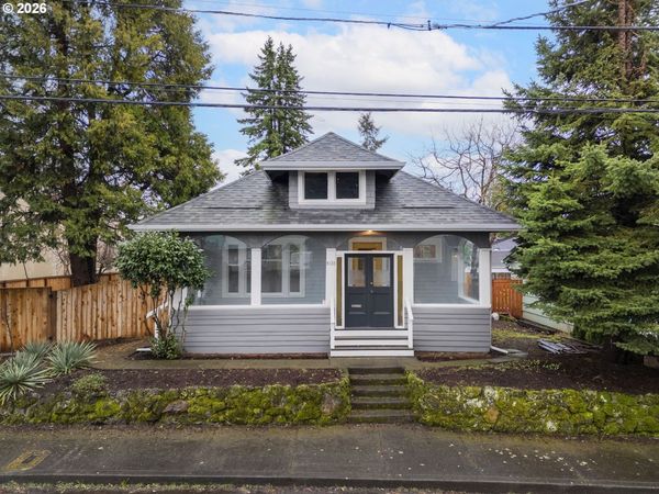 8130 SE MADISON ST, Portland, OR 97215