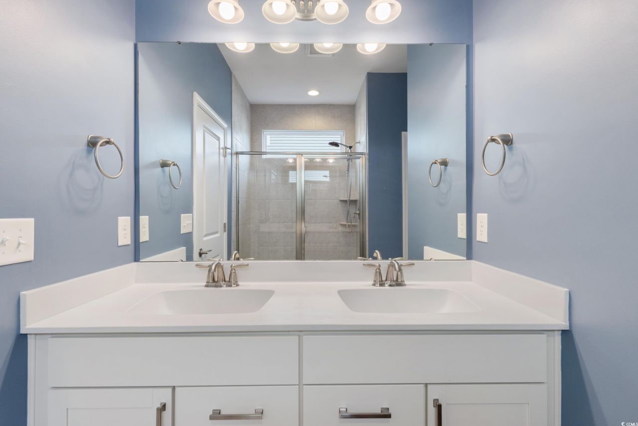 597 Heritage Downs Dr. Photo 16