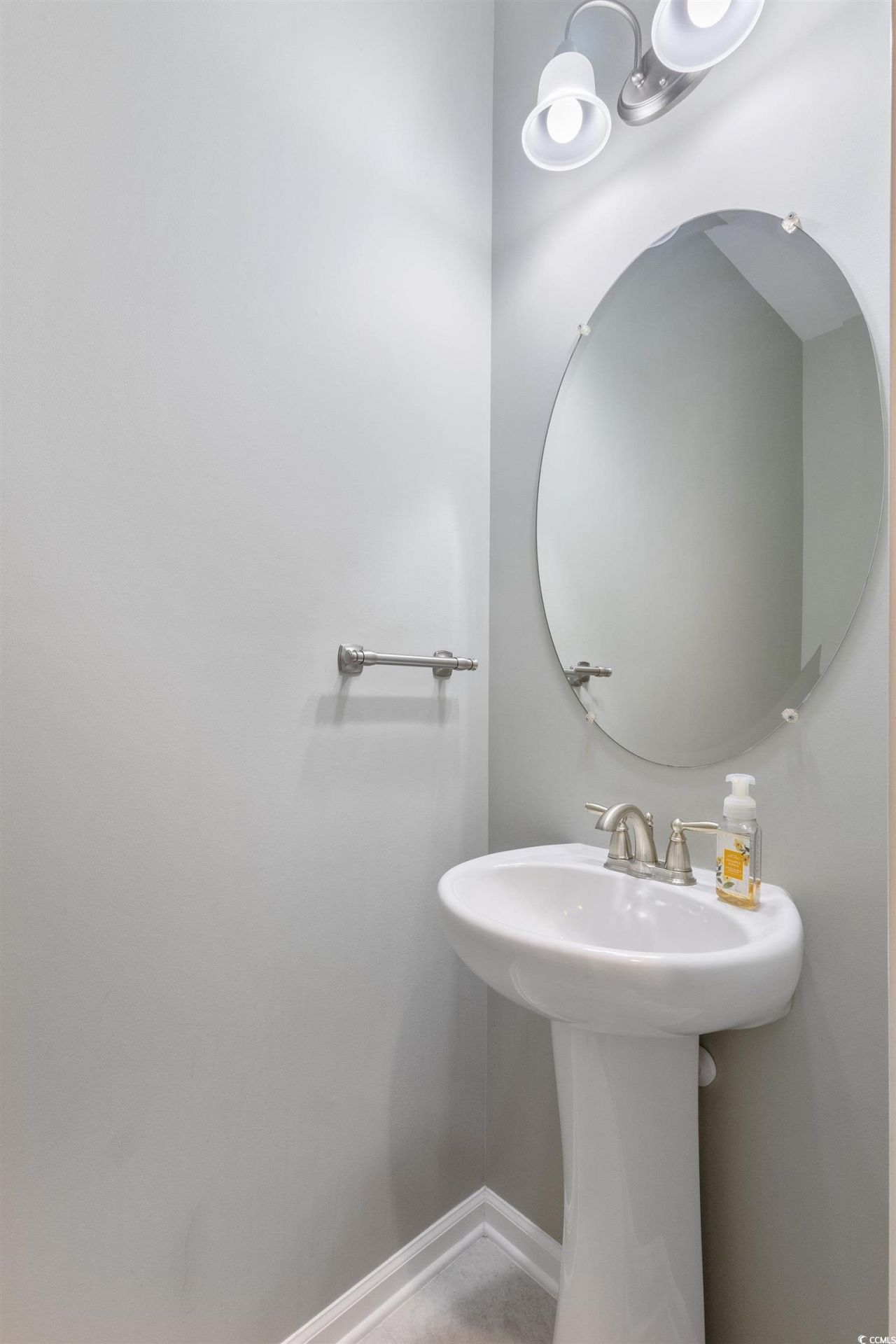 597 Heritage Downs Dr. Photo 33