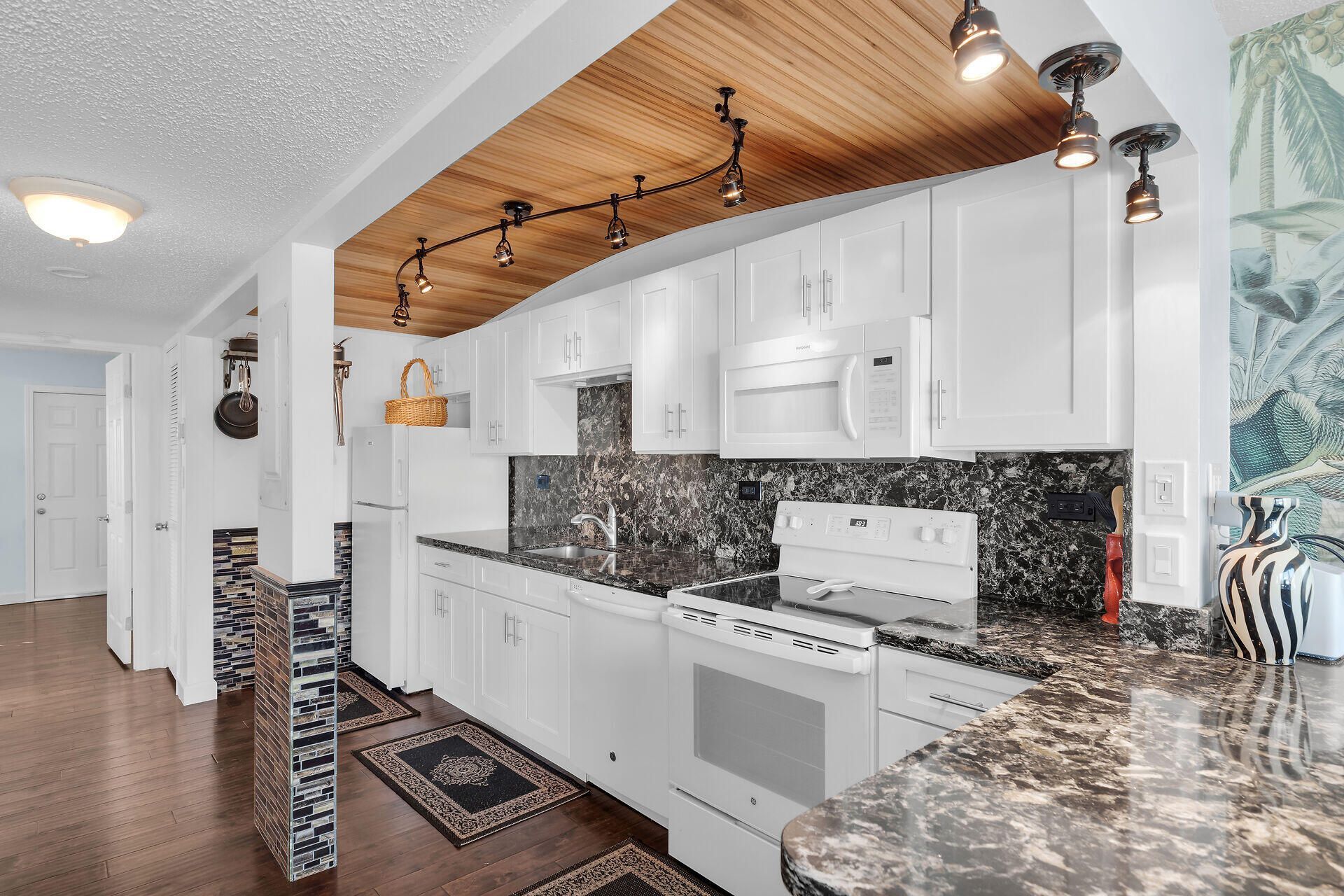 668 & 670 89th Street Ocean, Marathon, FL 33050 Photo