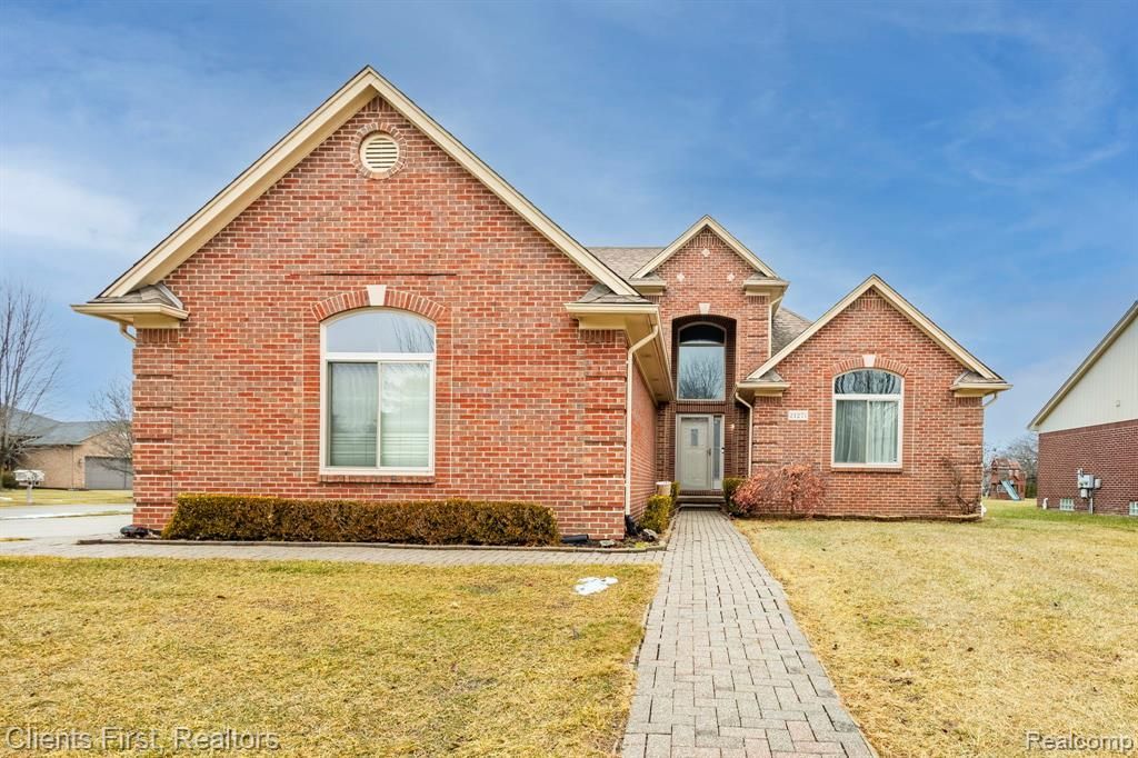 21271 Little River Boulevard, Clinton Township, MI 48036 Main Photo