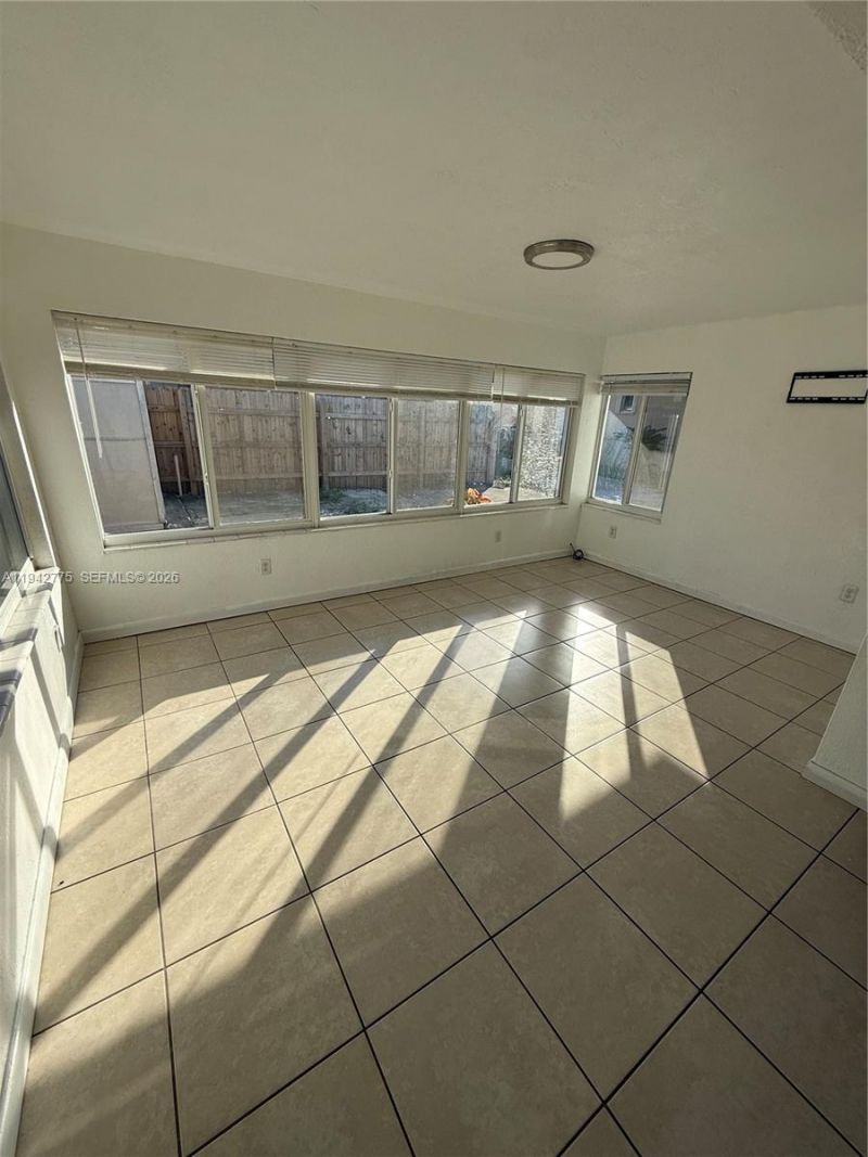 351 E 17th St , Unit 353, Hialeah, FL 33010 Photo