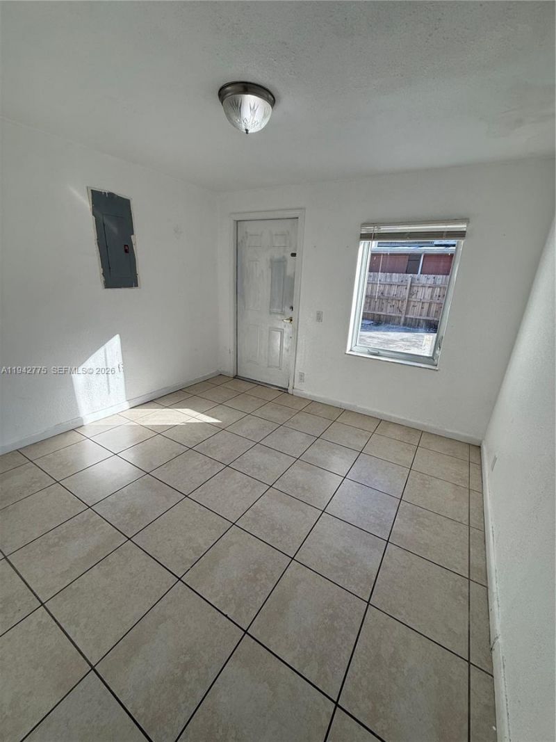 351 E 17th St , Unit 353, Hialeah, FL 33010 Photo