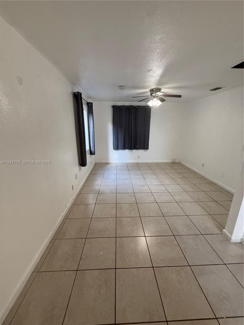 351 E 17th St , Unit 353, Hialeah, FL 33010 Photo