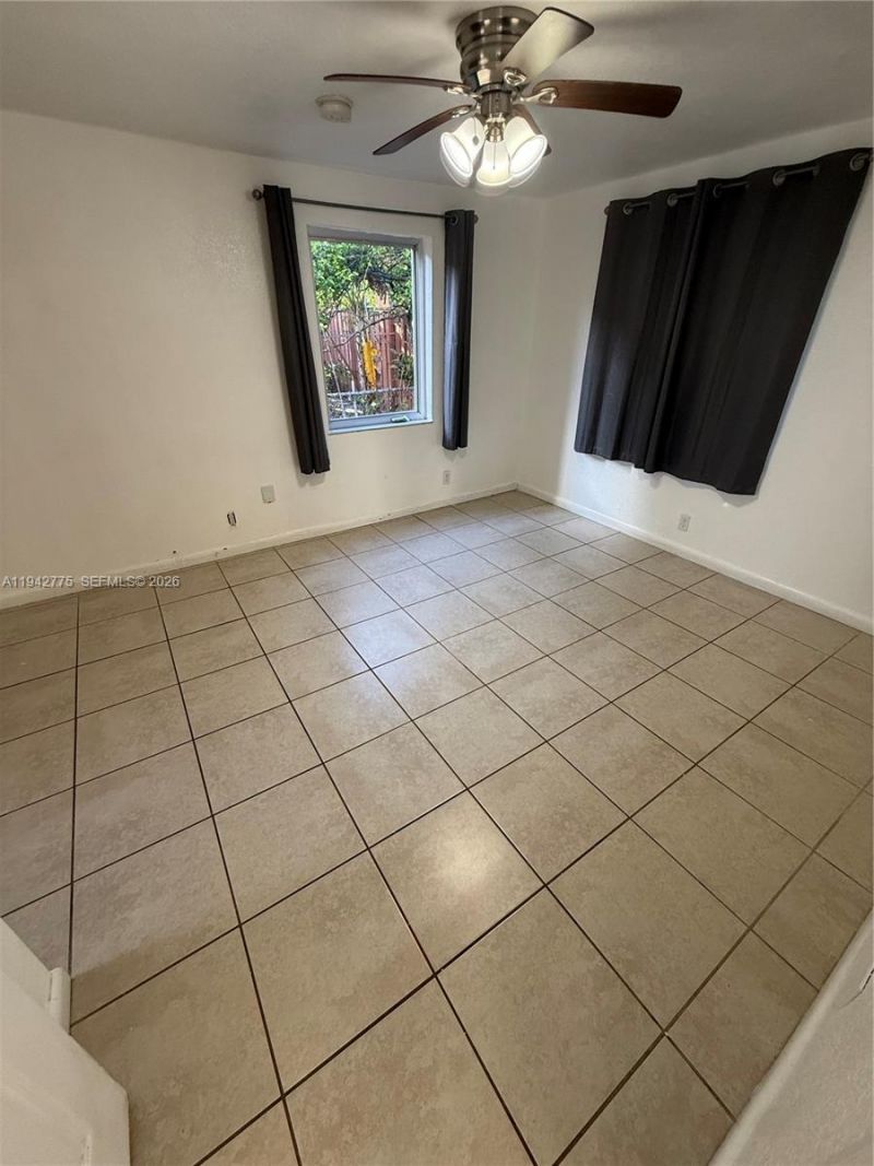 351 E 17th St , Unit 353, Hialeah, FL 33010 Photo