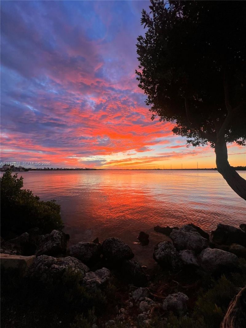 5017 Sunset Village Dr, Duck, FL 33050 Photo