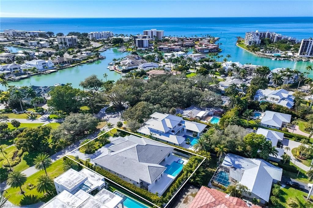 375 Bow Line Dr, Naples, FL 34103 Photo