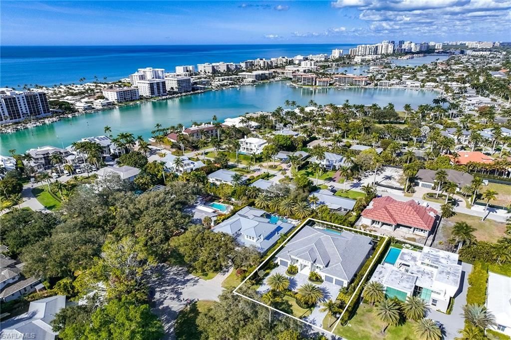 375 Bow Line Dr, Naples, FL 34103 Photo