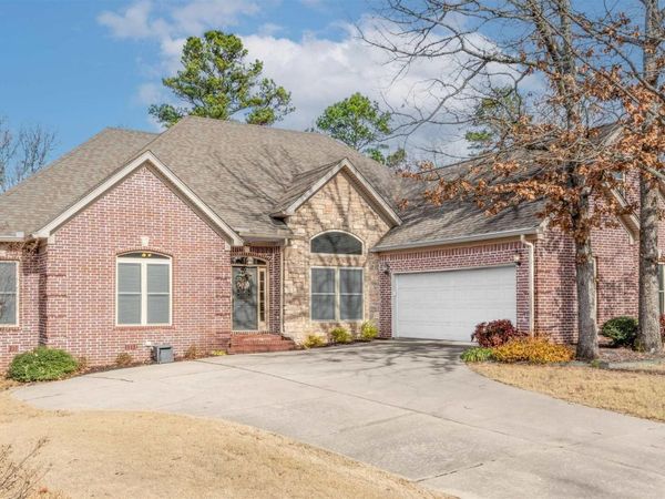 40 Sugarloaf Loop, Maumelle, AR 72113