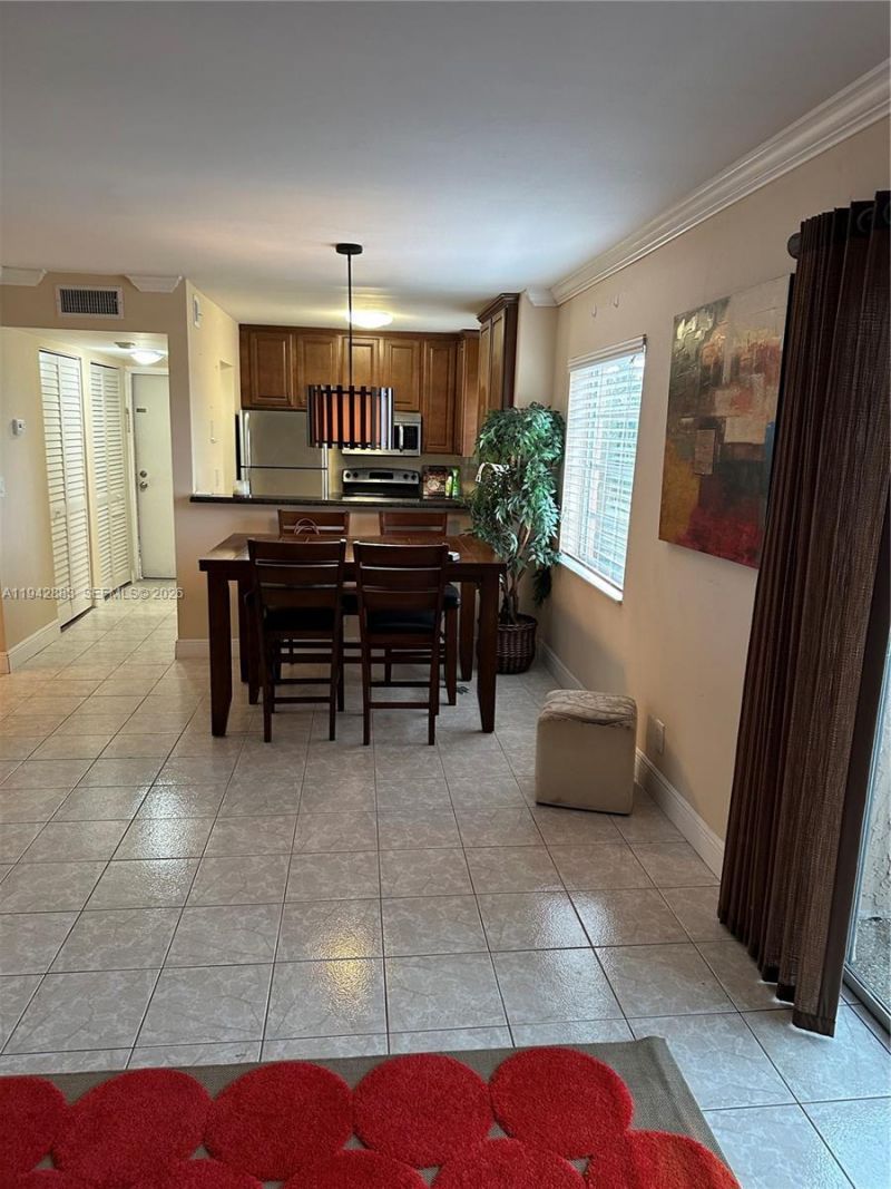 3048 E Sunrise Lakes Dr, Unit 218, Sunrise, FL 33322 Photo