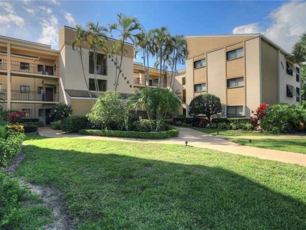 6175 S Mirror Lake Drive, Unit 301, Sebastian, FL 32958