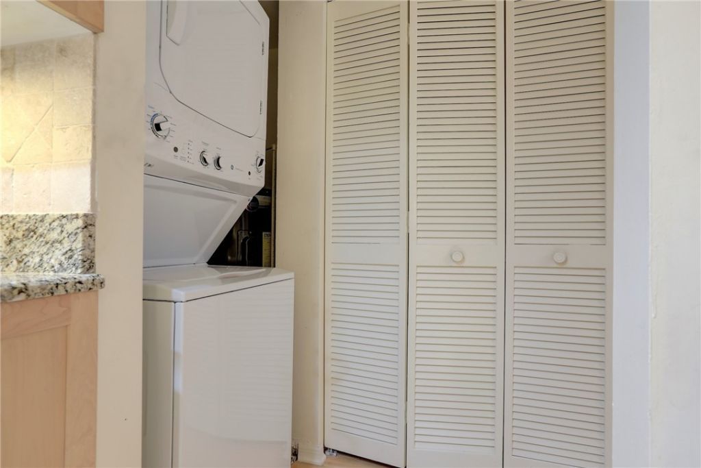 6175 S Mirror Lake Drive, Unit 301, Sebastian, FL 32958 Photo