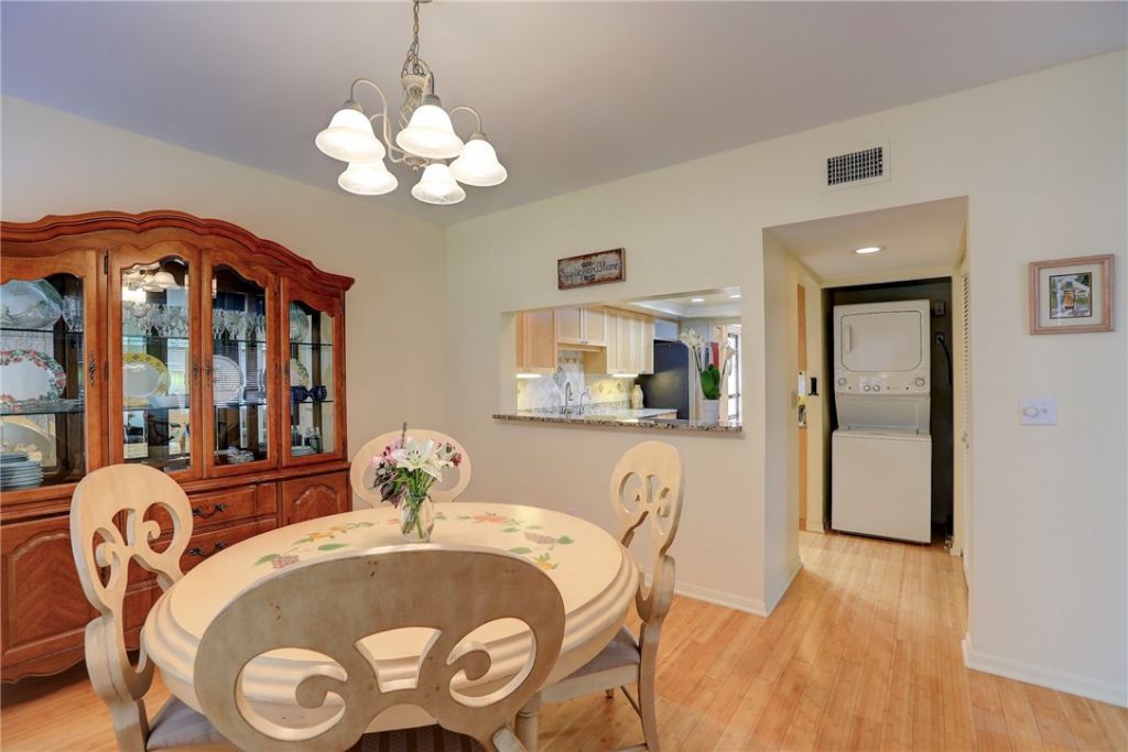 6175 S Mirror Lake Drive, Unit 301, Sebastian, FL 32958 Photo