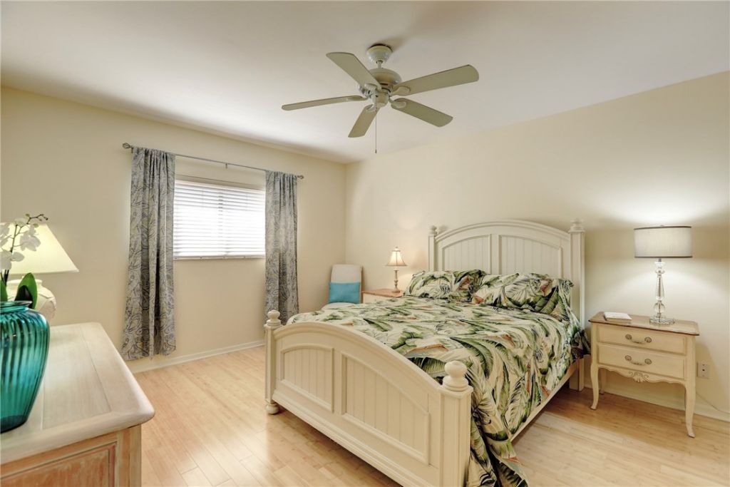 6175 S Mirror Lake Drive, Unit 301, Sebastian, FL 32958 Photo