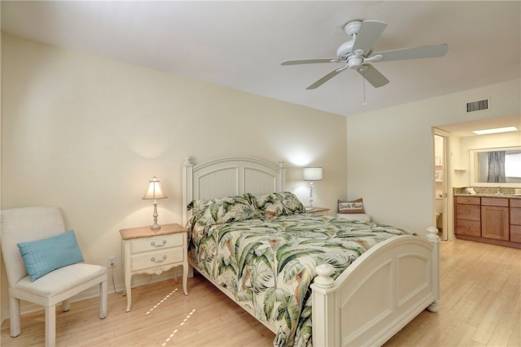6175 S Mirror Lake Drive, Unit 301, Sebastian, FL 32958 Photo