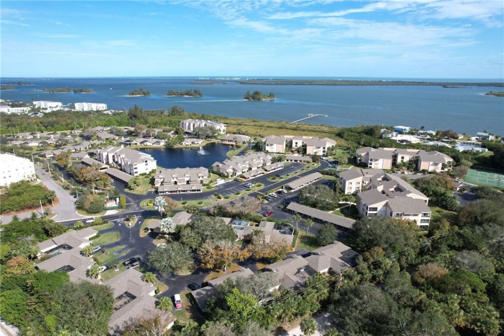6175 S Mirror Lake Drive, Unit 301, Sebastian, FL 32958 Photo