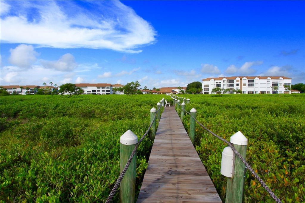 6175 S Mirror Lake Drive, Unit 301, Sebastian, FL 32958 Photo