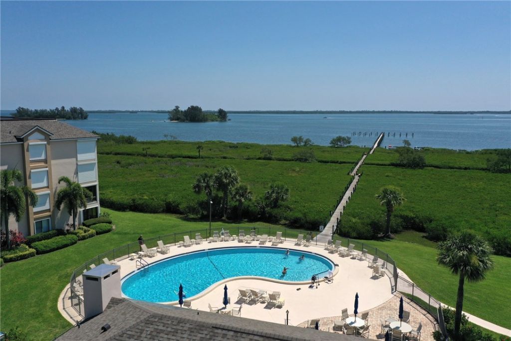 6175 S Mirror Lake Drive, Unit 301, Sebastian, FL 32958 Photo