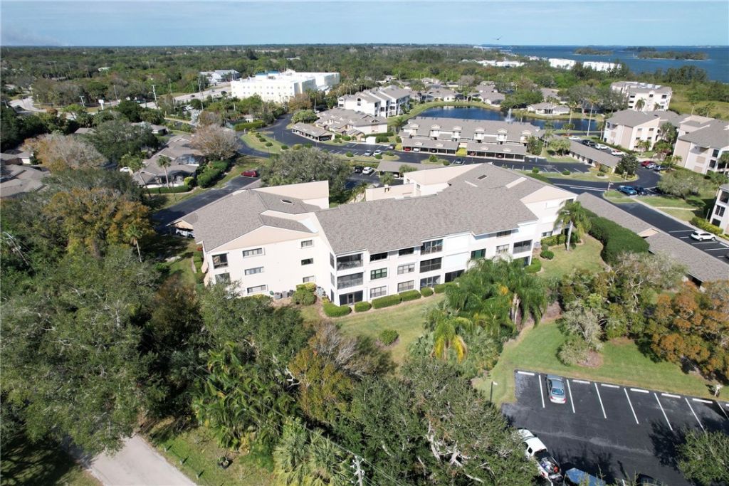 6175 S Mirror Lake Drive, Unit 301, Sebastian, FL 32958 Photo