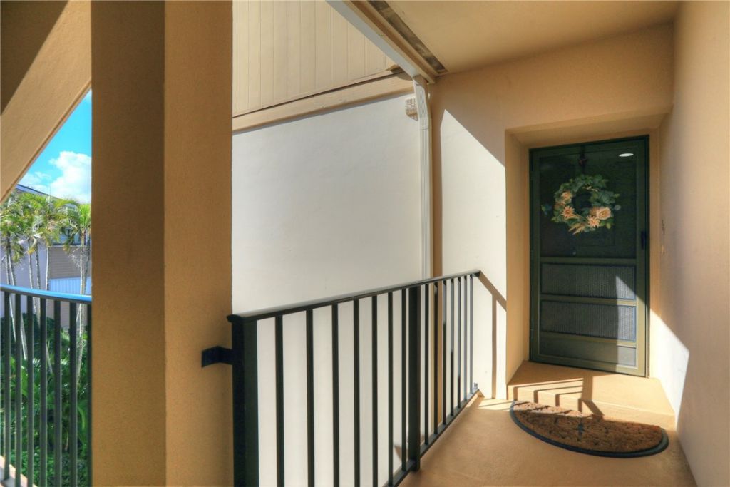 6175 S Mirror Lake Drive, Unit 301, Sebastian, FL 32958 Photo