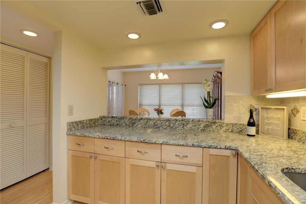 6175 S Mirror Lake Drive, Unit 301, Sebastian, FL 32958 Photo