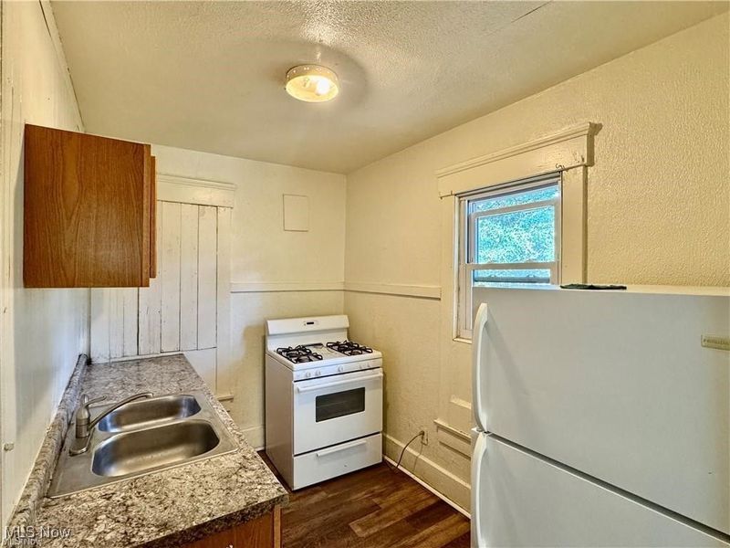 543 E Buchtel Avenue, Akron, OH 44304 Photo 15