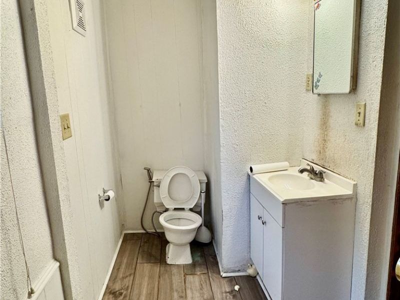 543 E Buchtel Avenue, Akron, OH 44304 Photo 9