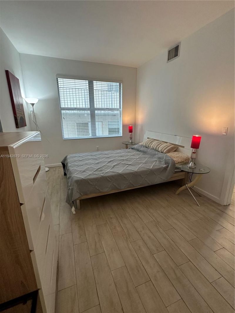 1611 Meridian Ave, Unit 203, Miami Beach, FL 33139 Photo