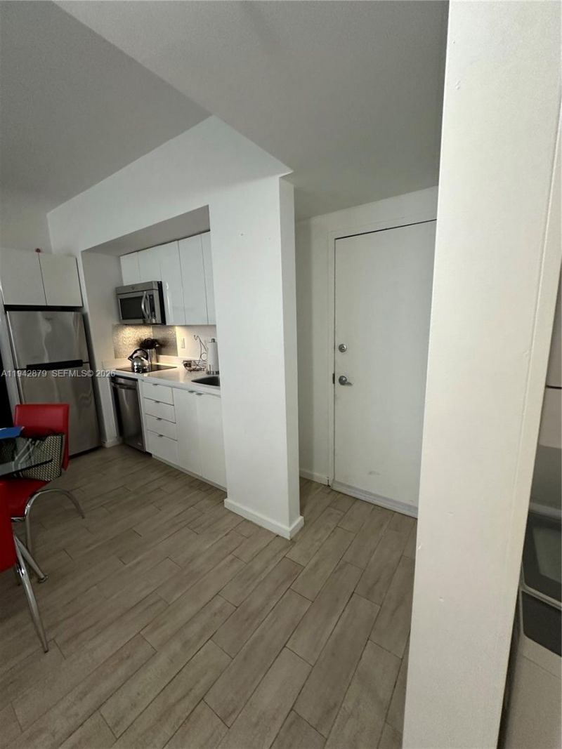 1611 Meridian Ave, Unit 203, Miami Beach, FL 33139 Photo