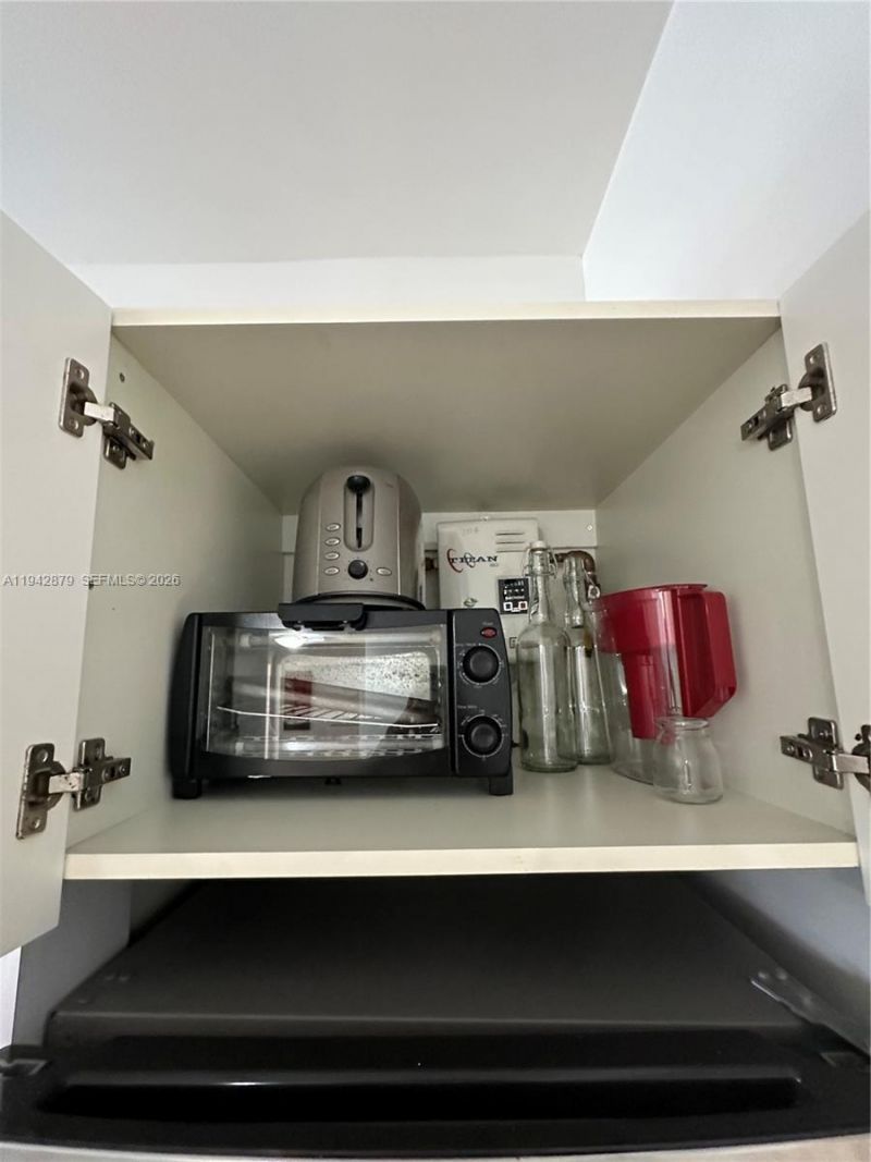 1611 Meridian Ave, Unit 203, Miami Beach, FL 33139 Photo