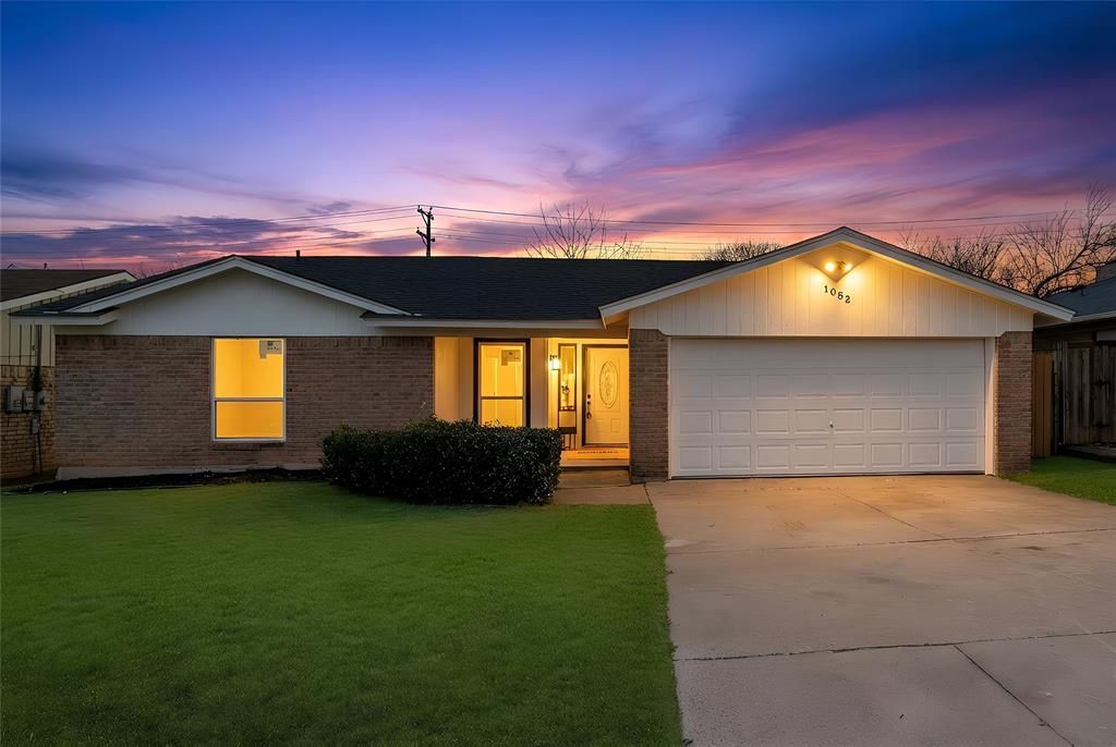 1052 Fox River Lane, Fort Worth, TX 76120 Main Photo