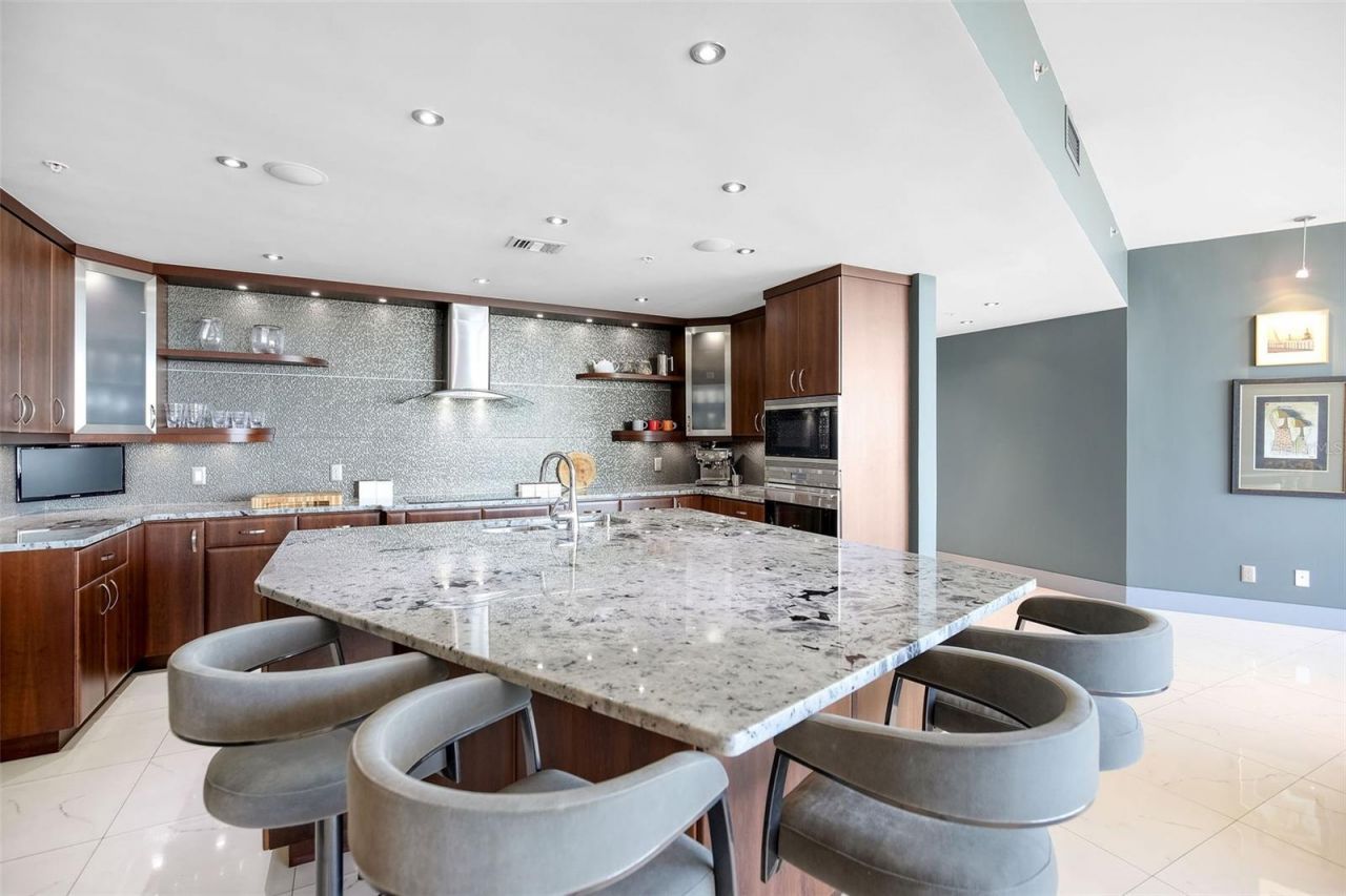 175 1st Street S, Unit 3103, Saint Petersburg, FL 33701 Photo