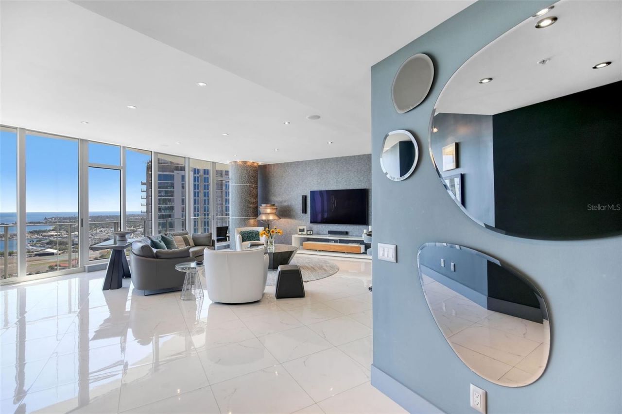 175 1st Street S, Unit 3103, Saint Petersburg, FL 33701 Photo